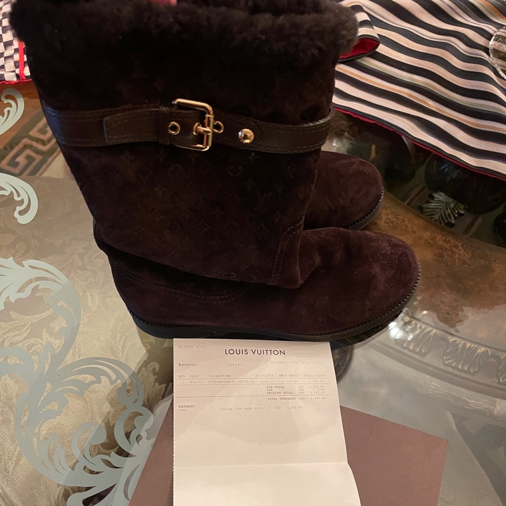 LOUIS VUITTON BROWN SUEDE FUR LINED